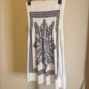 VENUS White and Black Midi Dress